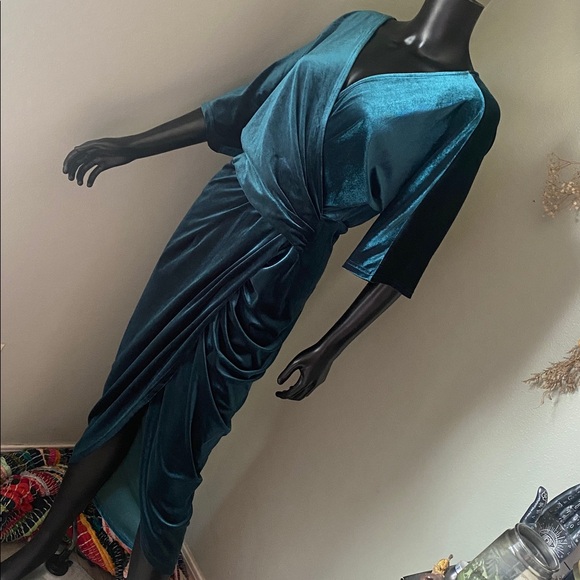 Baltic Born Deep Rich & Bold Emerald Dress - Picture 3 of 9